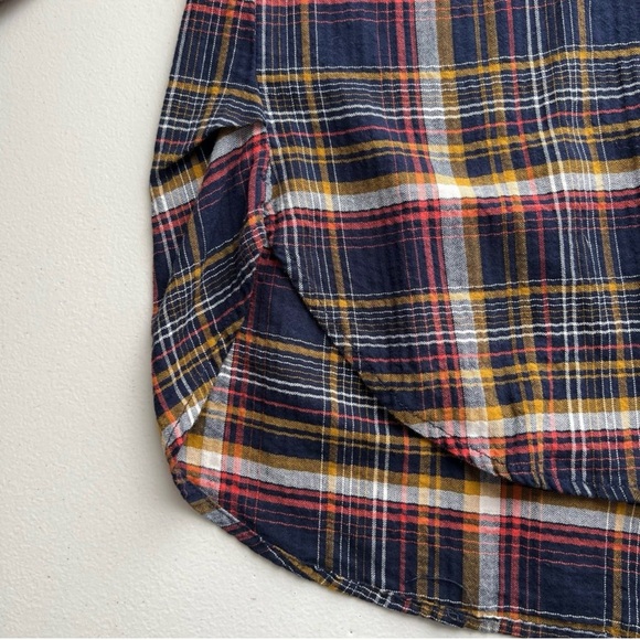 Twelve-O-Two Plaid Button Down Studded Hi/Low Top Size Small - Picture 6 of 6